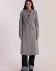 mimi mua - Cappotto Mimi Mua
Modello in panno
Modello lungo a doppio petto - ESAN-6597