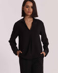 mimi mua - Camicia mimi mua in tessuto effetto chiffon
dettaglio colletto e polsini in eco apelle - MRAM-1919