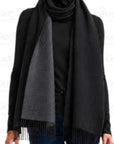 GUESS - sciarpa con loghi - aw5675pol03