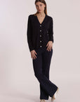 mimi mua - Pantaloni mimi mua
Modello con elastico in vita
Modello a zampetta - MRAN-2950a