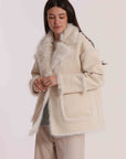 mimi mua - Cappotto mimi mua con inseri in eco pelliccia
Manica lunga
Modello reversibile in eco pelliccia - YQAN-6571
