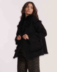 mimi mua - Cappotto mimi mua con inseri in eco pelliccia
Manica lunga
Modello reversibile in eco pelliccia - YQAN-6571