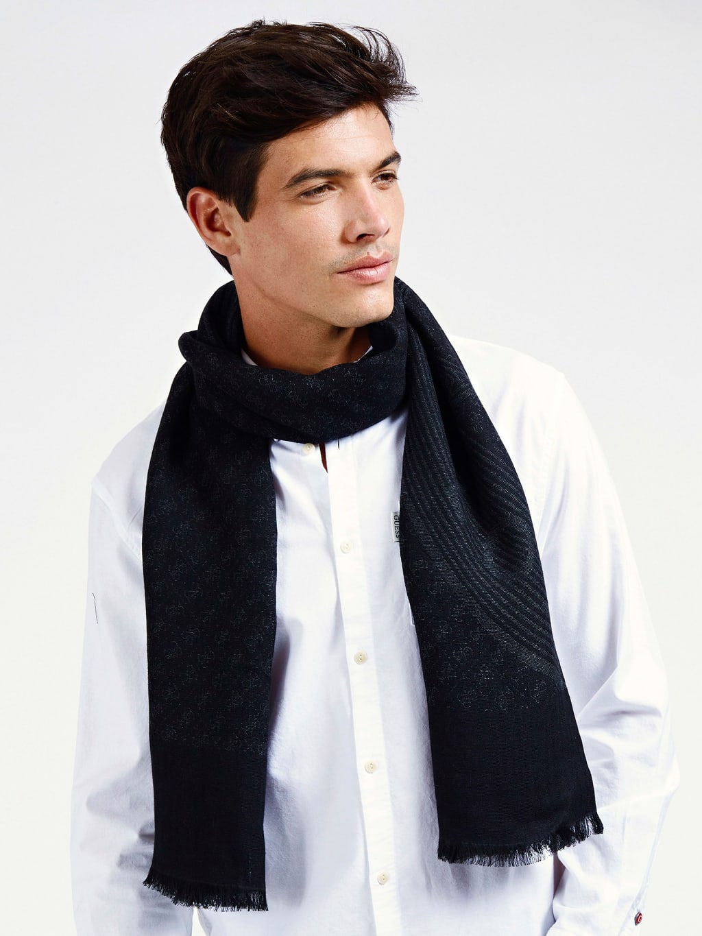 Come indossare la sciarpa: outfit styling inverno 2025 2026 Come indossare la sciarpa: outfit styling inverno 2025 2026