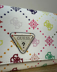 GUESS  -  Pochette Silia travel logo 4G multicolor
20cm x 14cm x 4cm  -  GM9890160