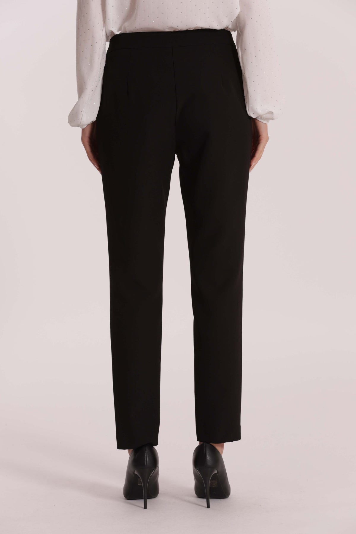 mimi mua  -  Pantaloni mimi mua in cotone
Modello a sigaretta
Bottone colore oro  -  ESAN-2903