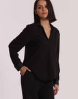 mimi mua  -  Camicia mimi mua in tessuto effetto chiffon
dettaglio colletto e polsini in eco apelle  -  MRAM-1919