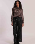 mimi mua  -  Pantaloni mimi mua in eco pelle
Modello con elastico  -  MRAN-2951
