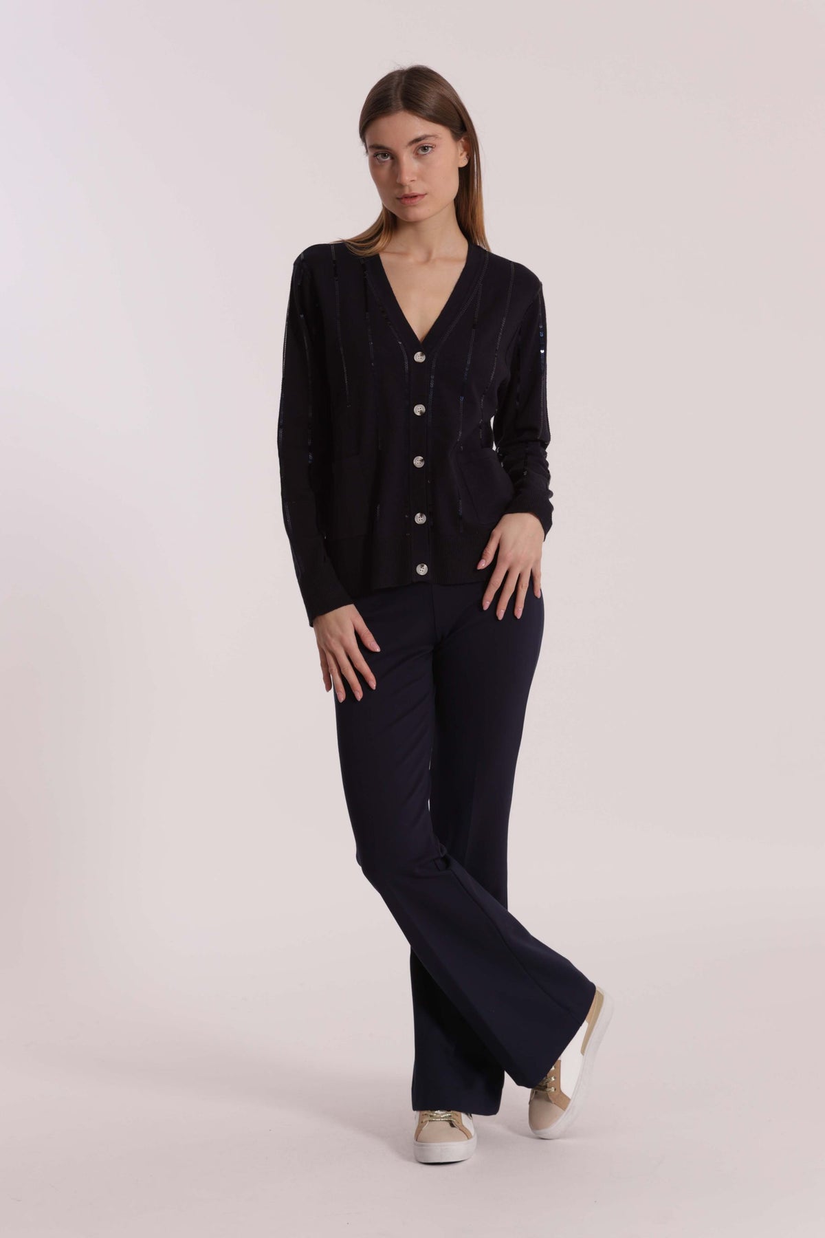 mimi mua  -  Pantaloni mimi mua 
Modello con elastico in vita
Modello a zampetta  -  MRAN-2950a