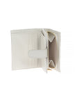 byblos  -  Portafogli byblos in eco pelle
Doppio scomparto con chiusura con bottone portacarte 
Scomparto con chiusura con zip porta monete  -  BYPS33B215