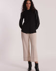 mimi mua  -  Pantaloni mimi mua 
Modello a palazzo con piegone
Modello con elastico in vita  -  MSAN-2936