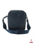 byblos  -  Borsello uomo byblos in eco pelle effetto saffiano
Modello con tracolla regolabile
Chiusura con zip
Tasca sulla parte anteriore con chiusura con zip  -  BYBU02A23