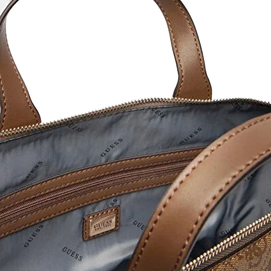 GUESS  -  Borsa modello follie travel
Dimensioni: 33x23x12 cm  -  lb9676019